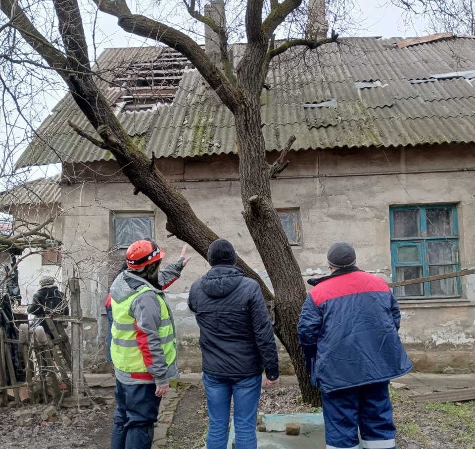 Церковь направила первые группы добровольцев-ремонтников в Мариуполь в  Новосибирске - Церковная помощь беженцам и пострадавшим от военных действий